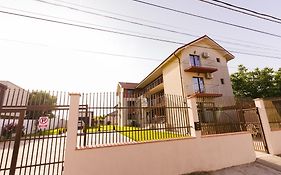 Casa Leahu